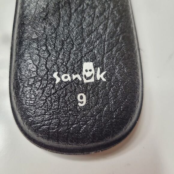 9 SANUK BLACK WHITE ANKLE WRAP ADJUSTABLE CORD STRETCH YOGA MAT WATER SANDALS - Picture 4 of 10